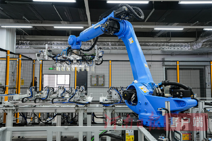 富士康在航空港打造全球首個(gè)“儲(chǔ)能燈塔工廠”，儲(chǔ)能項(xiàng)目邁向量產(chǎn)新階段